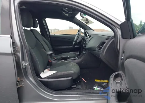 2012 Chrysler 200 Touring z USA, uszkodzony, nr VIN 1C3CCBBB0CN113814